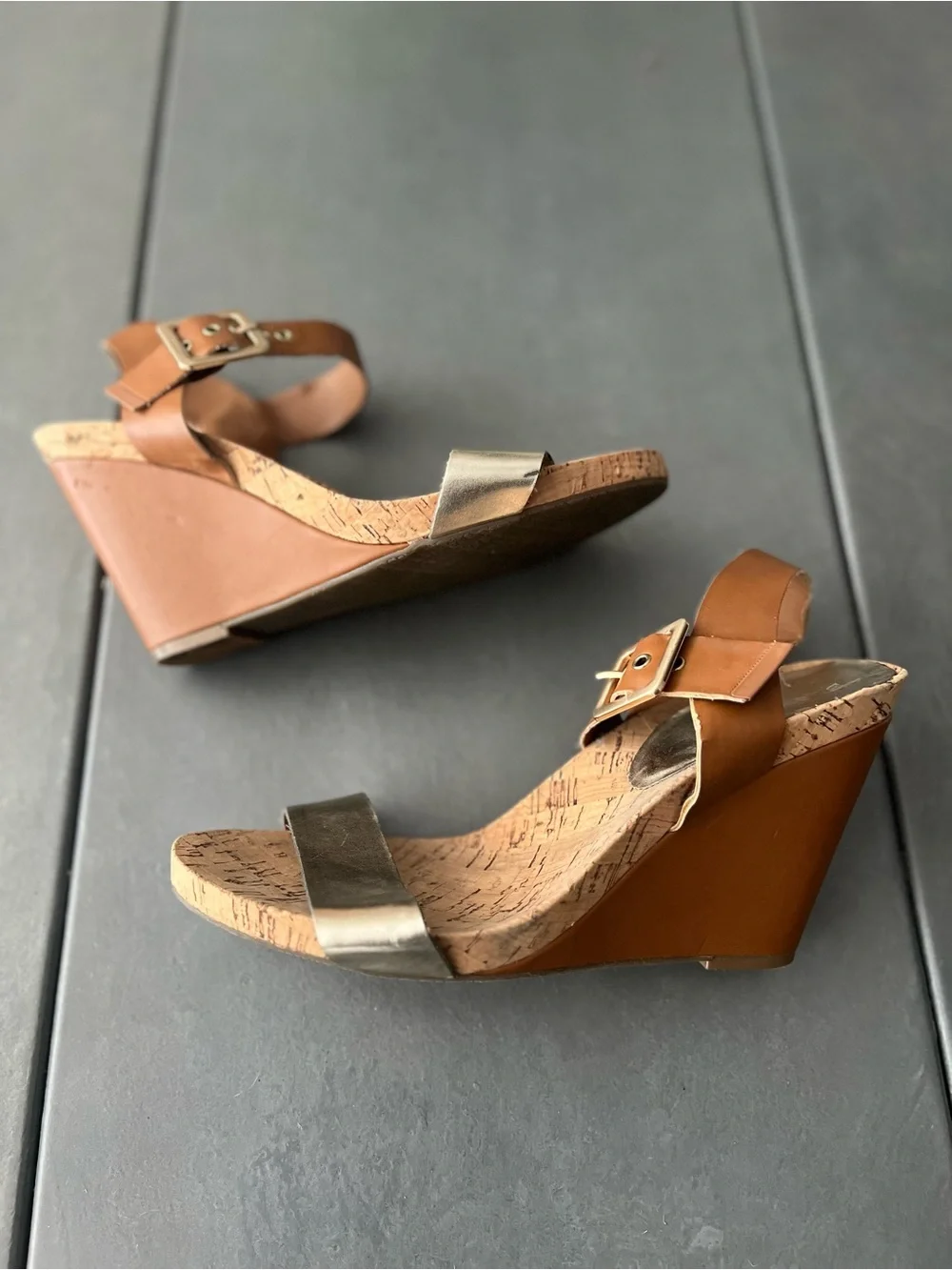 BCBGeneration‎ Brown Cork Wedge Sandals Metallic Strap Casual Resort Size 10